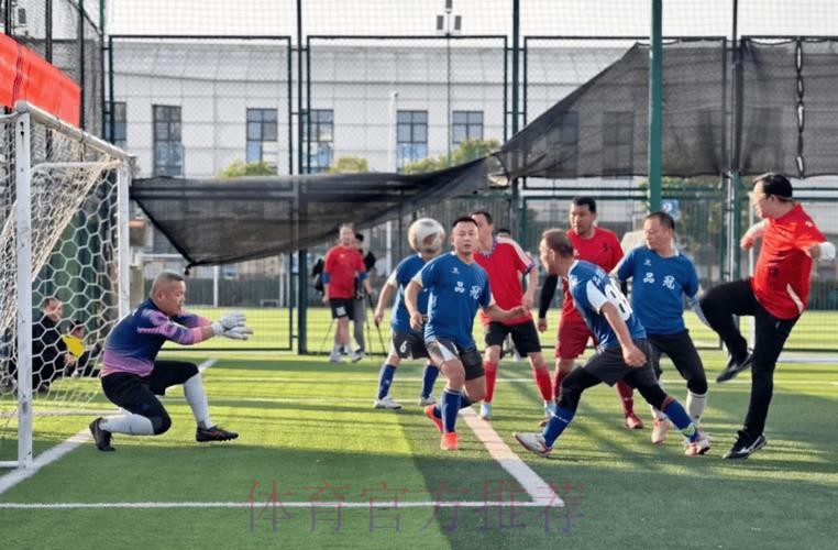 五超联赛“社区行” 继续助力社会足球发展